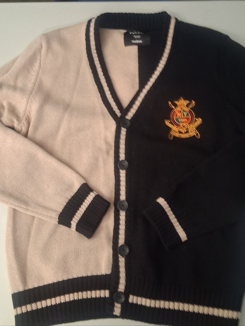 Vintage Preppy Rue21 Black & Cream Two-Tone Crest V-Neck Cardigan
